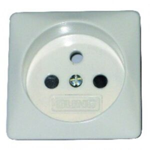 50x50 cubra para saída 2p+t 10-16 a/250V com obturador branco. Seu parceiro estratégico em materiais de construção. Angola-Materiais.shop.