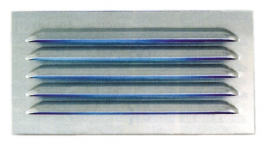 Grade de metal com isqueiros de alumínio. Av anodizado. Moust. LXH: 150x150 mm Surf. 46 cm2. Sua obra, nossos materiais. Angola-Materiais.shop, parceiro da construção angolana.