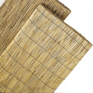 Bambus finos inteiros, descascados e brilhantes "hedge - dim. 1 x 5 m. Construção inteligente começa aqui. Angola-Materiais.shop, sua fonte confiável de materiais profissionais.