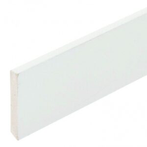 Plinto revestido com revestimento branco 10 x 100 mm - comprimento. 2,20 m. Materiais de construção sob medida para cada projeto. Angola-Materiais.shop, sua solução personalizada.