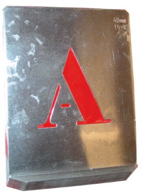 Estêncil do alfabeto. Sob Blister - "estêncil" do tipo - altura 40 mm. Projetos maiores, melhores e mais rápidos com Angola-Materiais.shop. Tudo o que você precisa, um clique de distância.
