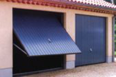 Porta de garagem balançando balanço 124 Galva PrepeInt LXH Aço: 2250x2000 mm. Descubra a excelência em materiais de construção. Angola-Materiais.shop, sua referência em hardware e ferramentas.