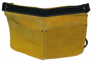 Bolsa de couro, com cinto escuro. 25x23 cm. Descubra os melhores materiais hidráulicos e elétricos na Angola-Materiais.shop. Fornecemos produtos confiáveis para todas as suas necessidades de construção.