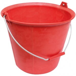 Plástico vermelho de pedreiro reforçado - capacidade de 13 litros - fixação por PourTerLage. Soluções completas para construção civil na Angola-Materiais.shop. Produtos de alta qualidade, preços competitivos.