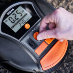 Compressor de ar recarregável 12/220V OSRAM automático digital - Image 6